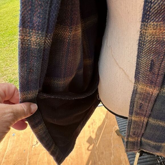 Orvis Plaid Button-Up Flannel Shirt Jacket - Picture 3 of 6